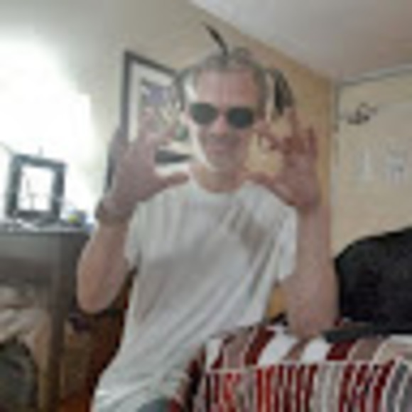 Meet your Posher, Chris - Picture 1 of 1